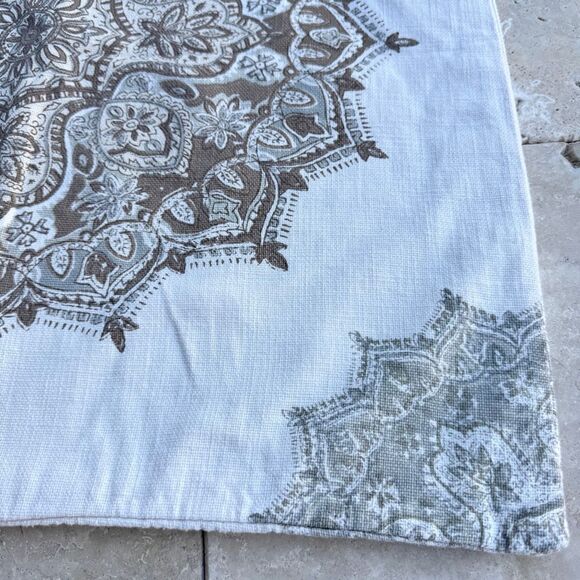 Set of 2 Pottery Barn Erica Medallion Pillow Covers 24”x24” Cream Taupe Boho Zen - Picture 4 of 10
